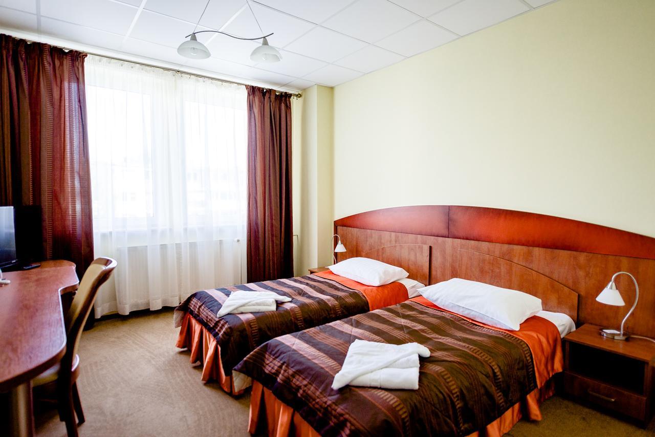 Hotel Stal Stalowa Wola Buitenkant foto